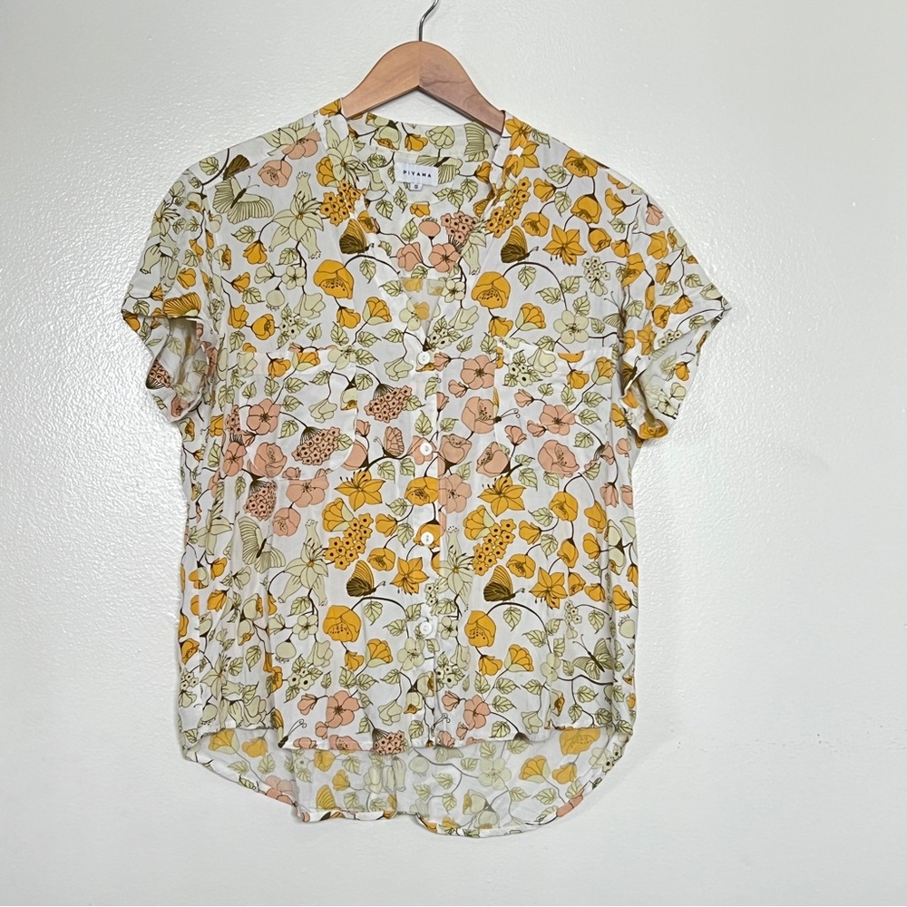 Piyama button down short sleeve pajama top. Retro poppy floral print size small
